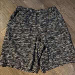 Lululemon Men’s Pace Breaker shorts 9”